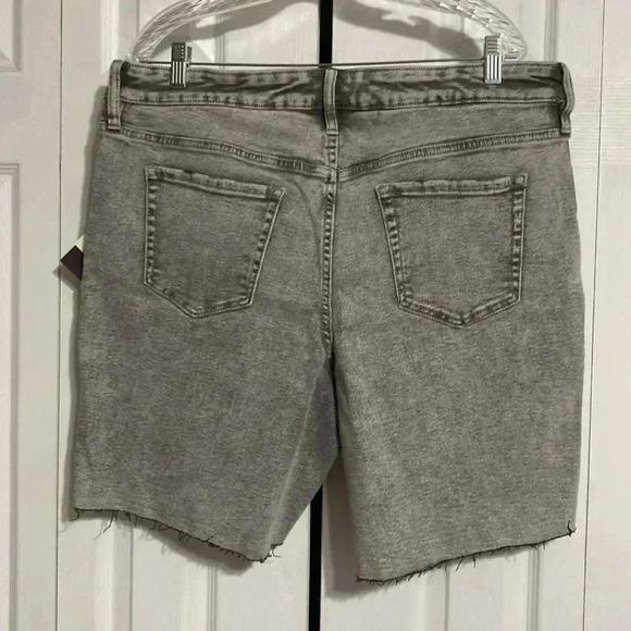 NWT Ava & Viv gray distressed washed denim jean shorts - Picture 6 of 11